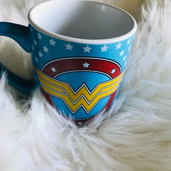 Dc comics Wonder Woman ceramic mug, nwot - Picture 2 of 3